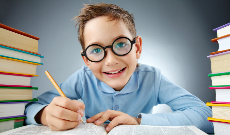 Superdotados revelam sinais discretos que passam despercebidos no dia a dia, destaca Alexandre Costa Pedrosa.